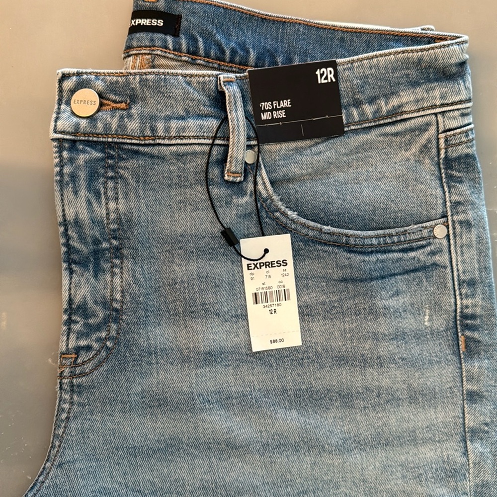 Express Woman Mid Rise Light Wash '70s Flare Jeans, Size 12R